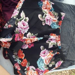 Flowy floral shorts!